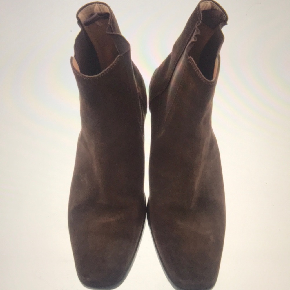 Tod’s suede boots